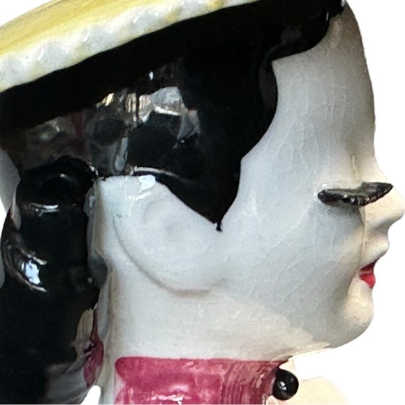 Vintage Lady Head Vase in Wide Brimmed Yellow Sunhat - Picture 5 of 13